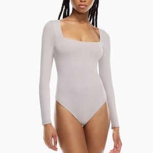 Aritzia babaton Contour Squareneck Longsleeve Bodysuit